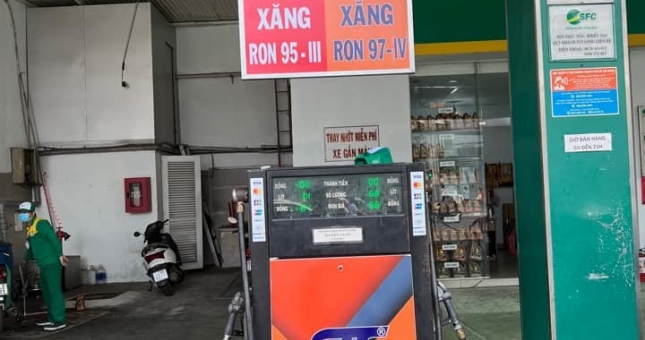 Xuất hiện cây xăng bán xăng RON 97, dành cho xe phân khối lớn, giá cao hơn RON 95