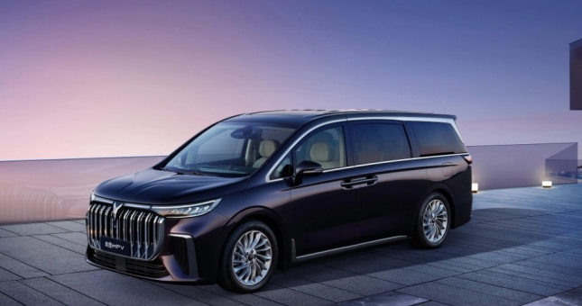 Voyah Dreamer - 'Siêu MPV' điện nhanh nhất thế giới, tự tin đấu Toyota Alphard