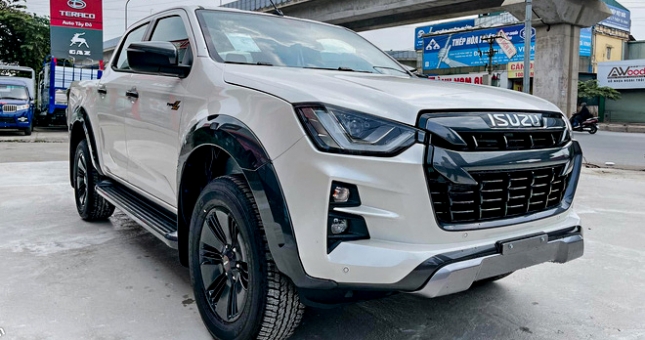 Isuzu D-Max 2022 thêm trang bị và phiên bản thể thao mới, sẵn sàng 'tiếp' Nissan Navara mới