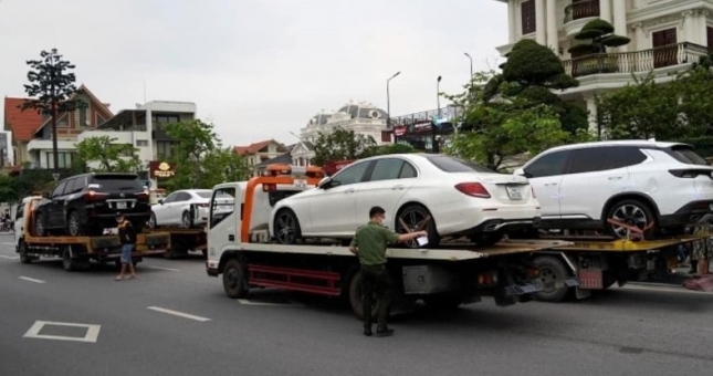 Điểm mặt dàn xe trị giá 20 tỷ đồng bị niêm phong của nguyên Chủ tịch TP Hạ Long