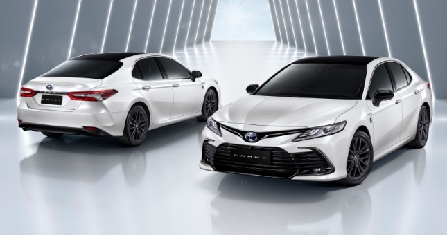 Toyota Camry bổ sung thêm phiên bản đặc biệt mới, giá bán tăng nhẹ