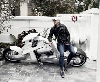 Ca sĩ Tuấn Hưng bán 'siêu mô tô' V-Rex Travertson trị giá 2 tỷ, sau 5 tháng sử dụng