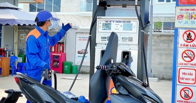 Giá xăng tiếp tục tăng gần chạm ngưỡng 33.000 đồng/lít từ chiều nay 21/6