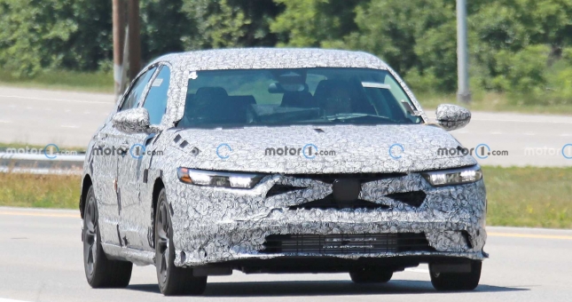 Honda Accord 2024 lần đầu lộ diện chạy thử, nhiều nét giống 'đàn em' Civic