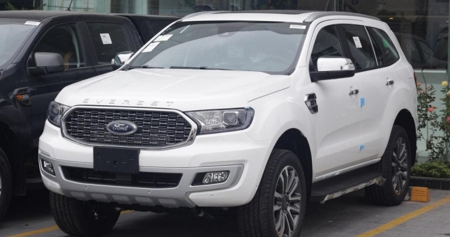 Ford Everest đời cũ giảm sâu đến 80 triệu đồng, 'dọn chỗ' đón thế hệ mới