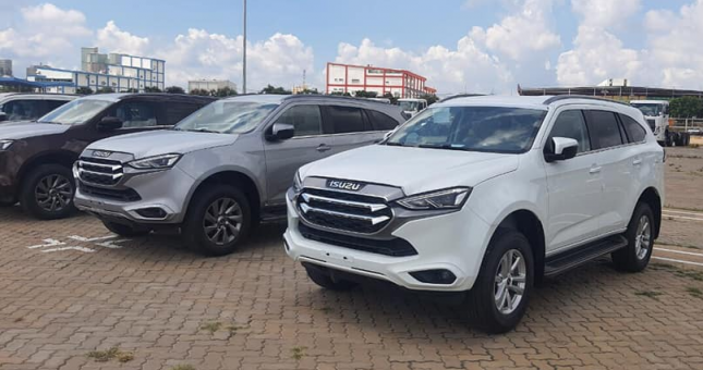 Isuzu mu-X 2022 chốt giá bán chính thức, khởi điểm từ 870 triệu đồng, quyết 'hơn thua' với Fortuner