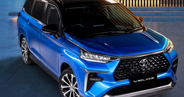 Toyota Veloz 2022 lộ diện phiên bản 2 màu như Range Rover, trước thềm ra mắt