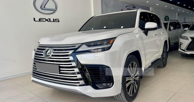 Xe chính hãng phải chờ 2 năm, Lexus LX 600 2022 nhập tư nhân đẩy giá hơn 3,2 tỷ đồng