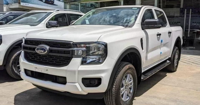 Ford Ranger 2022 lộ diện trước thềm ra mắt Việt Nam, bản tiêu chuẩn nhưng cũng rất 'xịn sò'