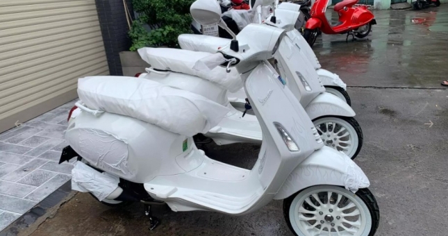 Giá xe Vespa Sprint Justin Bieber bị đội lên gần 100 triệu khi 'qua tay' dân buôn