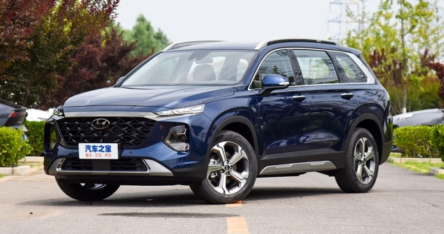 Hyundai Santa Fe 2023 ra mắt thị trường 'sát vách' Việt Nam: Thiết kế lạ lùng, 'một mình một kiểu'