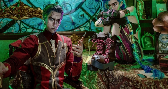 Ngắm màn cosplay bộ đôi 'bố con' Jinx và Silco trong Arcane