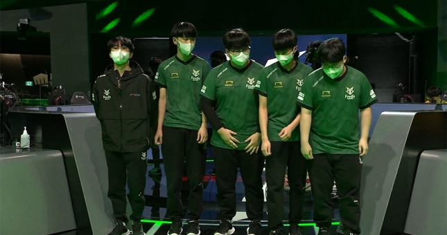 LCK: Fredit Brion bị buộc đầu hàng vì không đủ thành viên thi đấu