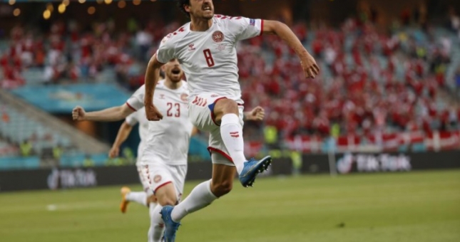 Chấm điểm Đan Mạch 2-1 CH Séc: Đẳng cấp sao Dortmund