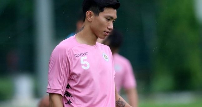 Đoàn Văn Hậu báo tin không vui cho người hâm mộ