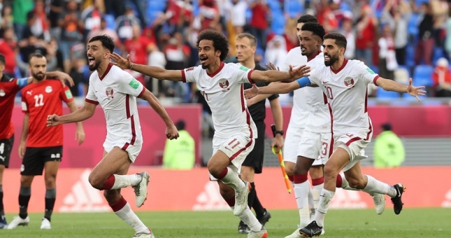 Chủ nhà World Cup thắng kịch tính đại diện châu Phi giành HCĐ