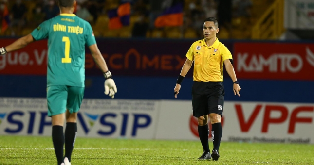 NÓNG: Hải Phòng có phản ứng cứng rắn tới VFF về sai phạm của trọng tài