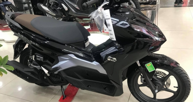 Khách Việt nhận khuyến mãi lớn khi mua Honda Air Blade, Winner X