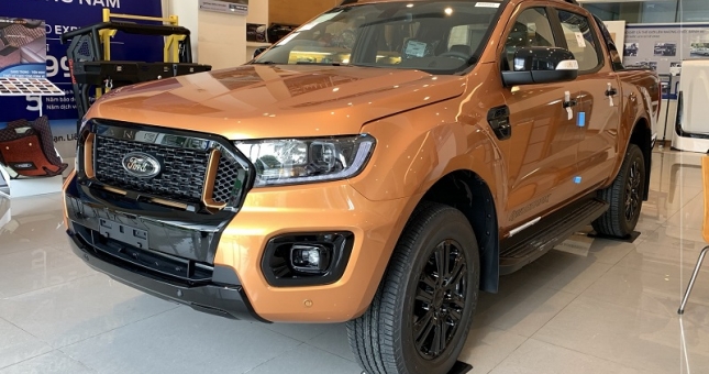 Ford Ranger đội giá hàng chục triệu đồng, khách Việt vẫn đổ xô đi mua