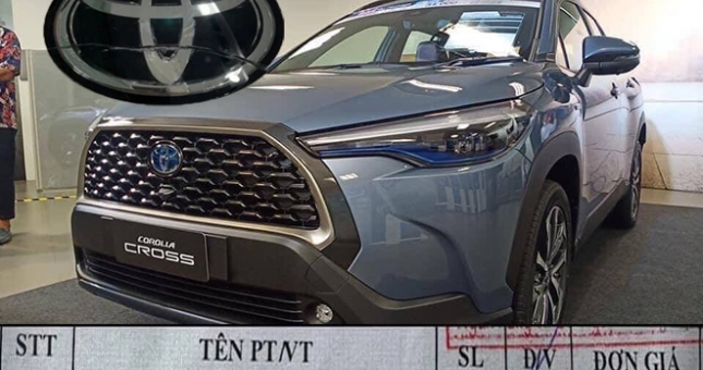 “Giật mình” logo Toyota trên Corolla Cross có giá hơn 8 triệu đồng