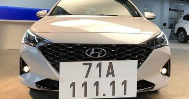 'Giật mình' Hyundai Accent biển số 111.11 được rao bán 1,111 tỷ đồng