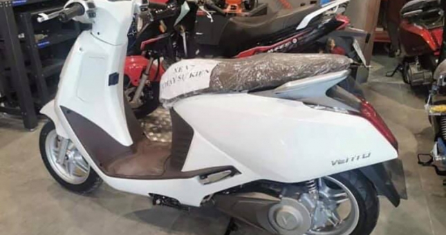 Cận cảnh VinFast Vento tại đại lý, nhiều trang bị xịn xò hơn Klara S