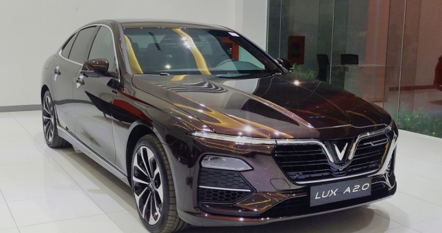 VinFast Lux A2.0 là xe hạng gì? Có cùng phân khúc với Toyota Camry?
