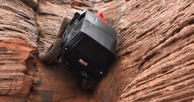 VIDEO: Chiêm ngưỡng màn leo núi đỉnh cao của 'siêu phẩm' Jeep