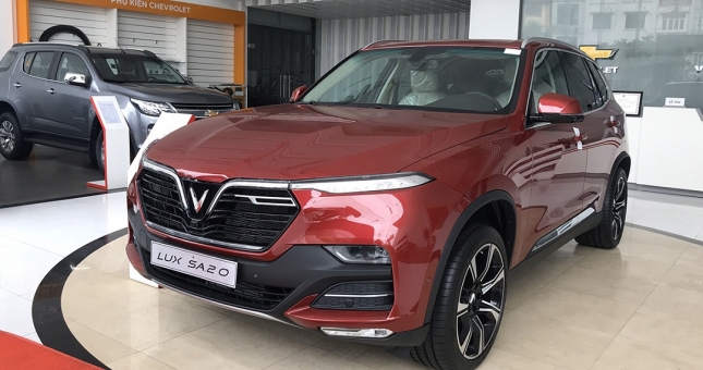 Tháng 7, VinFast tung ưu đãi hàng trăm triệu cho khách mua xe