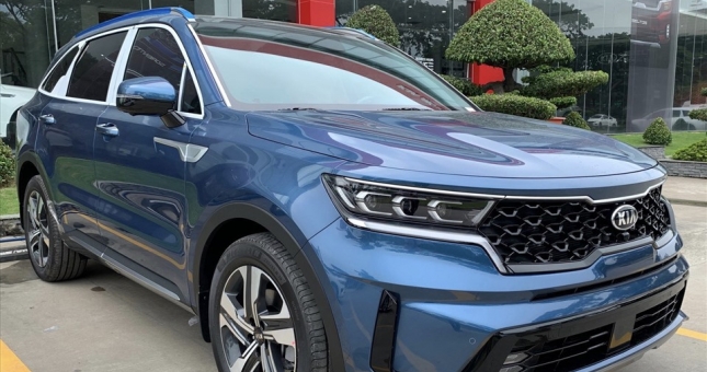 Giá xe KIA đồng loạt giảm tới 100 triệu đồng: Sorento, Seltos “gây sốt”