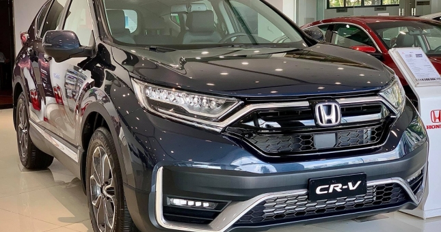 Honda CR-V tiếp tục giảm hàng trăm triệu đồng, đe nẹt Mazda CX-5