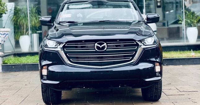 Bán tải siêu đẹp cạnh tranh Ford Ranger về đại lý, giá từ 659 triệu đồng