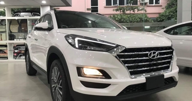 Giá xe Hyundai Tucson giảm “sốc” hơn 70 triệu, đe nẹt Mazda CX-5, CR-V