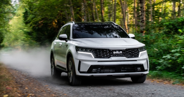 Mẫu SUV đẹp long lanh của KIA ra mắt, tiết kiệm nhiên liệu hơn xe máy
