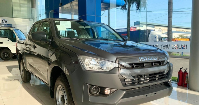 Soi mẫu bán tải cạnh tranh Ford Ranger nhưng giá chỉ 479 triệu đồng