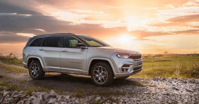 SUV 7 chỗ vừa ra mắt chốt giá từ 866 triệu, khiến Fortuner, Santa Fe lo ngại