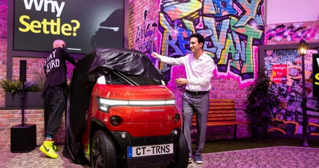 Ra mắt mẫu ô tô điện 2 chỗ cực đẹp, giá chỉ hơn 300 triệu đồng