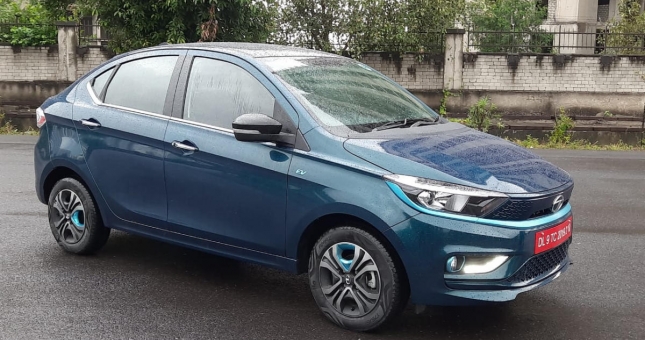 Khám phá mẫu ô tô điện giá chưa tới 400 triệu, di chuyển được 306 km