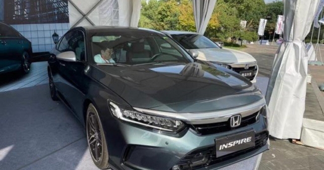 Soi mẫu sedan hạng D cực đẹp, giá siêu rẻ cạnh tranh Camry, Lux A2.0