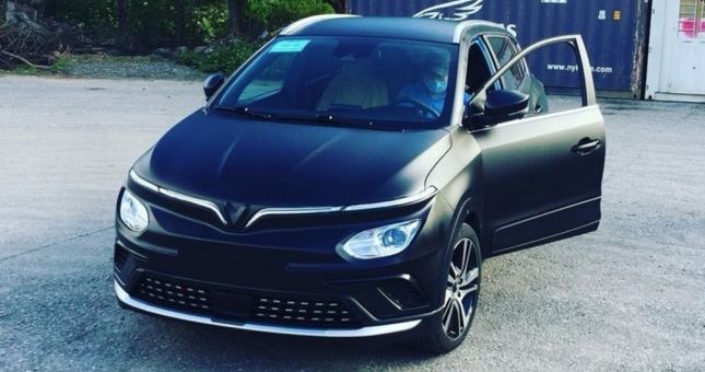 VinFast VF e34 phiên bản đen mờ cực chất xuất hiện, khách Việt xôn xao