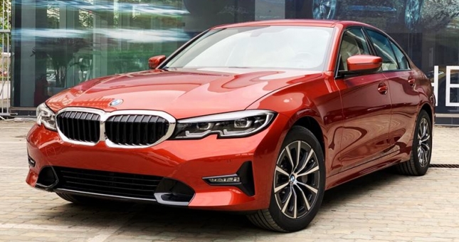 Mẫu sedan giảm giá hơn 200 triệu đồng khiến khách Việt “giật mình”