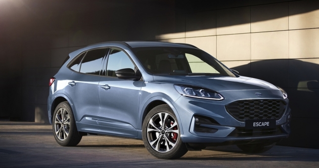 Đối thủ nặng ký của CX-5, CR-V bất ngờ lộ diện, thiết kế cực ấn tượng