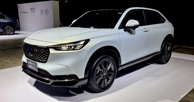 Honda HR-V 2022 ra mắt với thiết kế cực đẹp, cạnh tranh Toyota Corolla Cross