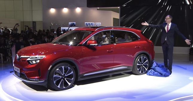 VinFast VF e35 và VF e36 chính thức ra mắt, gây sốt thị trường quốc tế