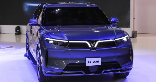 Cận cảnh VinFast VF e36 vừa ra mắt: nội thất cực sang, vận hành ấn tượng