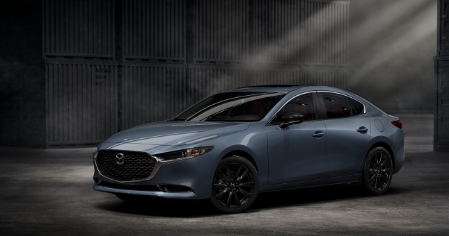 Mazda 3 2022 được bổ sung phiên bản Carbon Edition, giá 600 triệu đồng