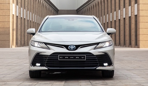 Ảnh thực tế Toyota Camry 2022 bản Hybrid vừa ra mắt, giá 1,441 tỷ đồng