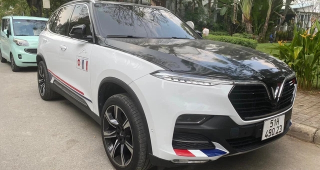 Minh “Nhựa” bán VinFast Lux SA2.0 khi mới chạy được khoảng 6.000 km