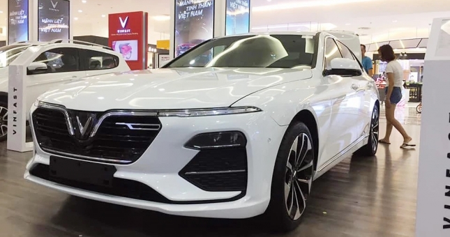 Bán gần 36.000 xe xăng/năm, VinFast vẫn quyết định trở thành hãng xe thuần điện