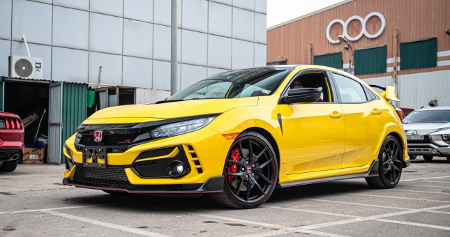 Cận cảnh Honda Civic Type R Limited Edition vừa về Việt Nam